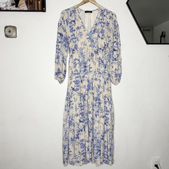 Few Moda Dresses & Skirts - Few Moda Lined V-neck Long Sleeve Blue White Floral Maxi Dress Women's Small